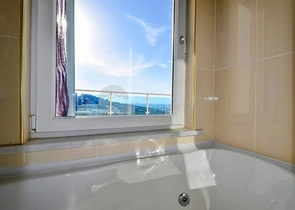 Меблированный пентхаус с панорамным видом на море