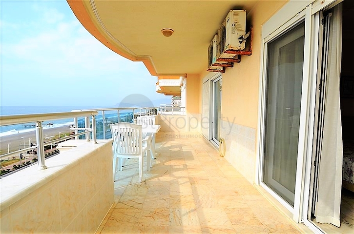 Квартира 2+1 на первой береговой линии с видом на море