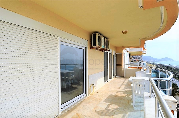 Квартира 2+1 на первой береговой линии с видом на море