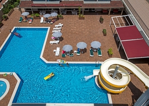 Квартира студия в современном комплексе в центре Алании