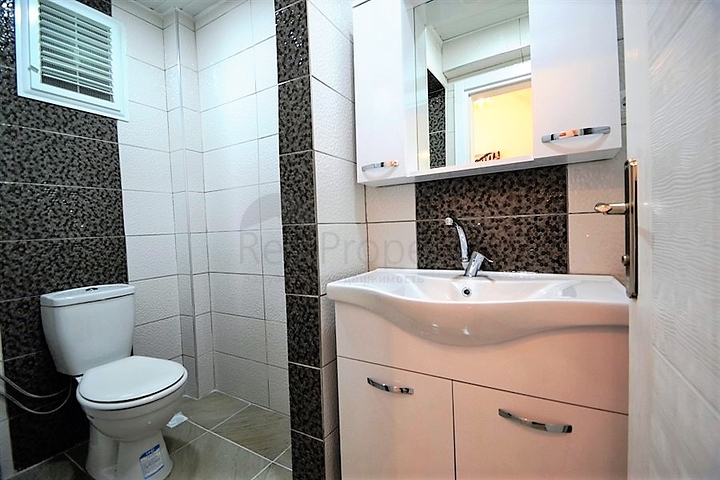 Квартира планировки 2+1 по выгодной цене в Махмутларе