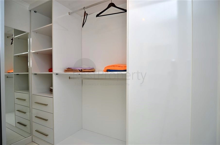 Вилла планировки 4+2 с видом на историческую крепость