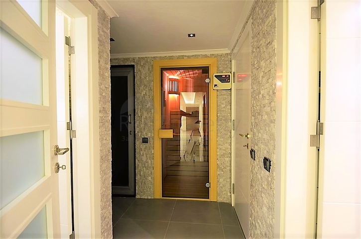 Вилла планировки 4+2 с видом на историческую крепость