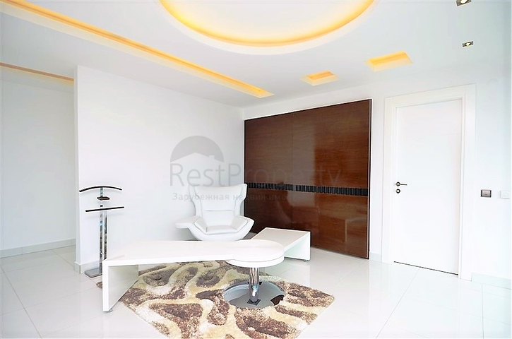 Вилла планировки 4+2 с видом на историческую крепость