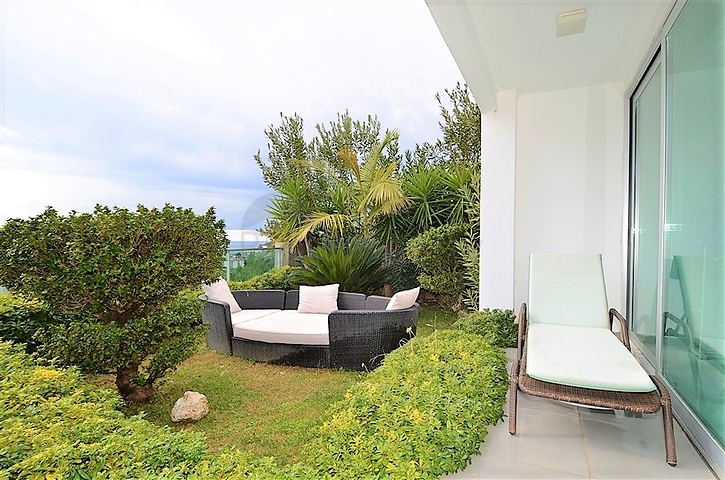 Вилла планировки 4+2 с видом на историческую крепость