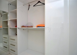 Вилла планировки 4+2 с видом на историческую крепость