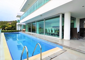 Вилла планировки 4+2 с видом на историческую крепость