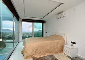 Вилла планировки 4+2 с видом на историческую крепость