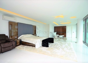 Вилла планировки 4+2 с видом на историческую крепость