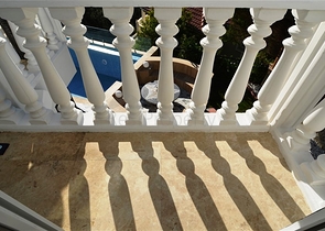 Двухэтажная вилла с видом на море в районе Тепе