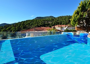 Двухэтажная вилла с видом на море в районе Тепе