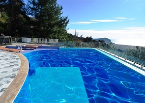 Двухэтажная вилла с видом на море в районе Тепе