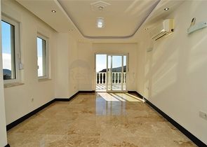 Двухэтажная вилла с видом на море в районе Тепе