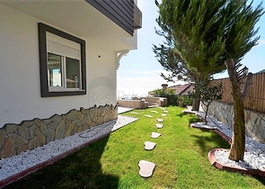 Двухэтажная вилла с видом на море в районе Тепе