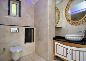 Двухэтажная вилла с видом на море в районе Тепе