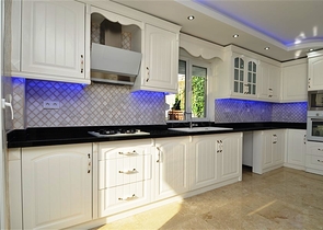 Двухэтажная вилла с видом на море в районе Тепе