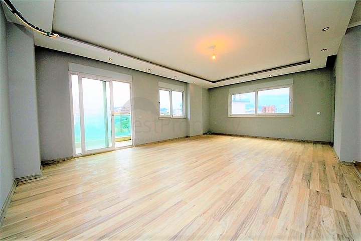 Квартира планировки 3+1 для всей семьи в Махмутларе