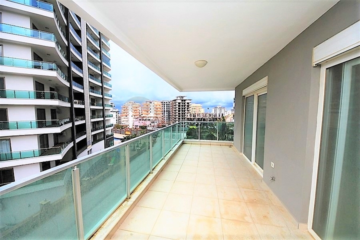 Квартира планировки 3+1 для всей семьи в Махмутларе