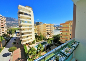 Трехкомнатная квартира с мебелью в Махмутларе