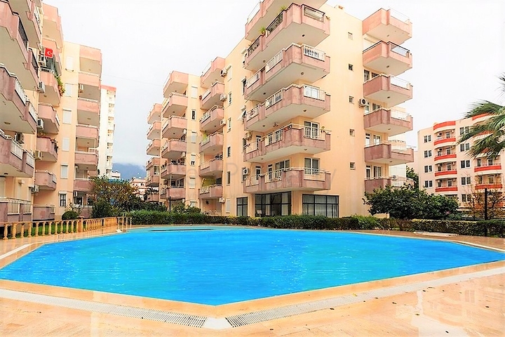 Квартира 2+1 на первой береговой линии в Махмутларе