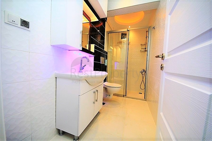 Квартира 2+1 на первой береговой линии в Махмутларе