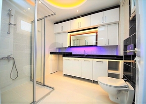 Квартира 2+1 на первой береговой линии в Махмутларе