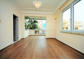 Квартира 2+1 на первой береговой линии в Махмутларе