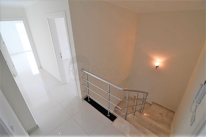 Пентхаус планировки 4+1 с видом на море в районе Кестель