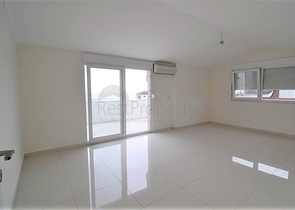 Пентхаус планировки 4+1 с видом на море в районе Кестель