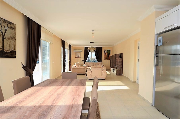 Большой пентхаус для всей семьи в Махмутларе