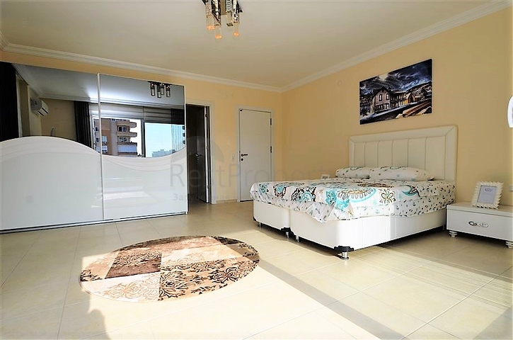 Большой пентхаус для всей семьи в Махмутларе