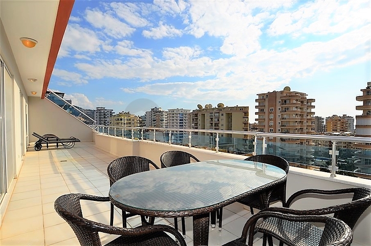 Большой пентхаус для всей семьи в Махмутларе