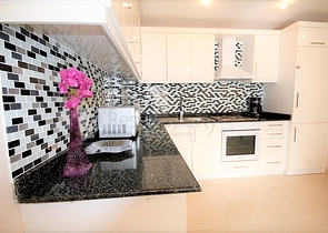 Квартира планировки 1+1 с мебелью в районе Тосмур