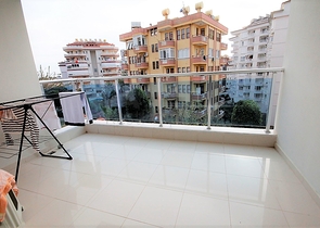 Квартира планировки 1+1 с мебелью в районе Тосмур