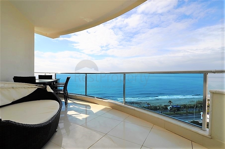 Меблированная квартира с видом на море в Махмутларе