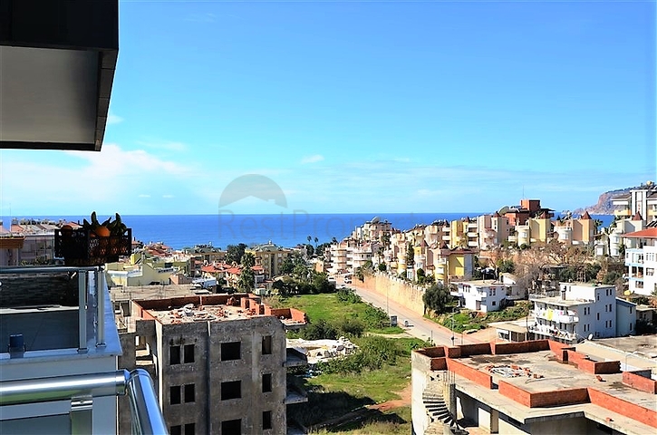 Квартира планировки 1+1 с видом на море в Кестеле