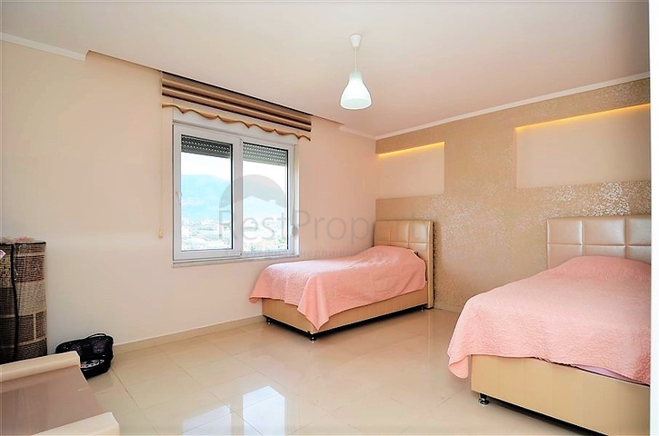 Меблированный пентхаус планировки 3+1 в Тосмуре