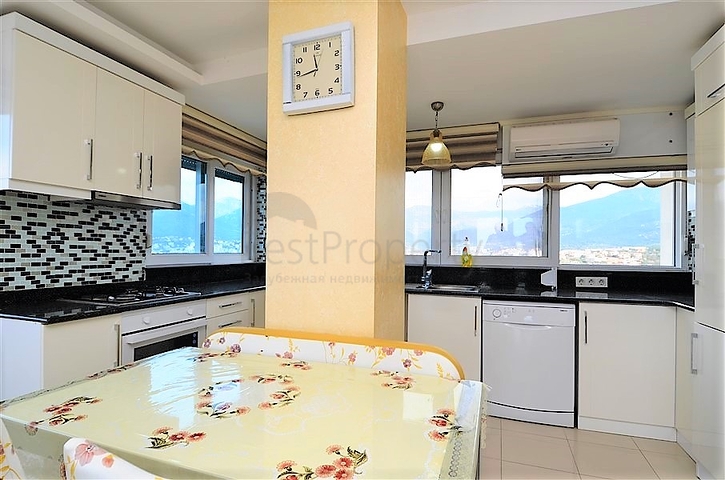 Меблированный пентхаус планировки 3+1 в Тосмуре