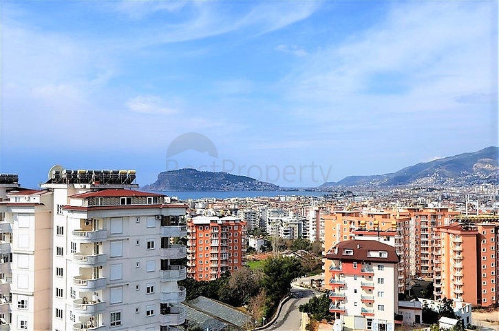 Меблированный пентхаус планировки 3+1 в Тосмуре