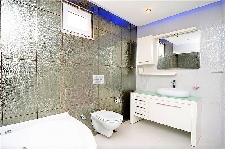 Меблированный пентхаус планировки 3+1 в Тосмуре