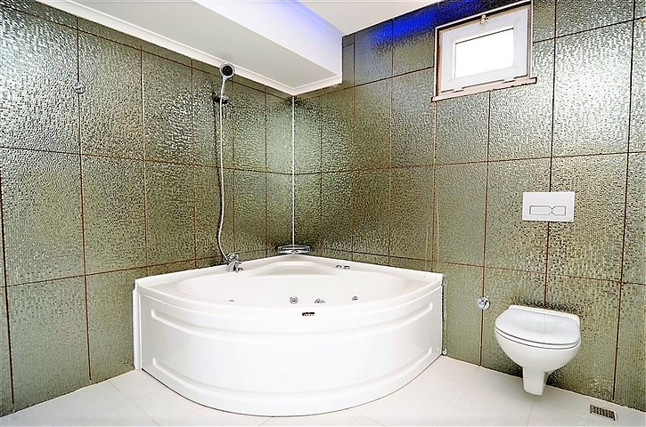 Меблированный пентхаус планировки 3+1 в Тосмуре