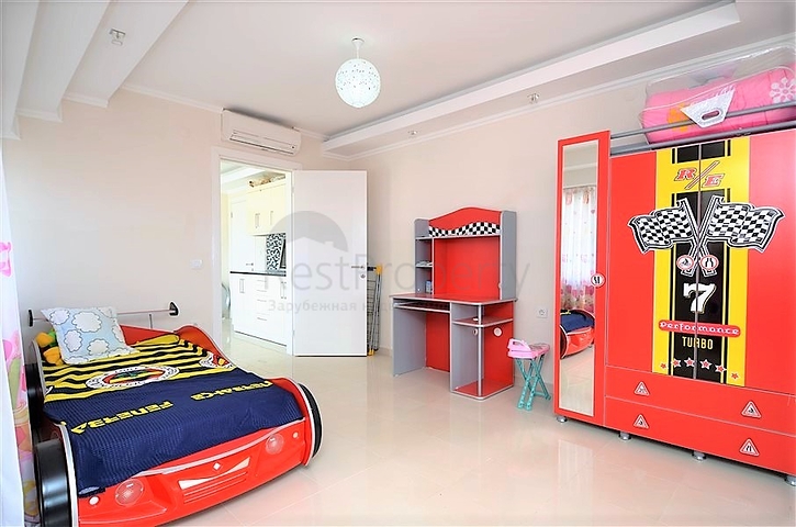 Меблированный пентхаус планировки 3+1 в Тосмуре