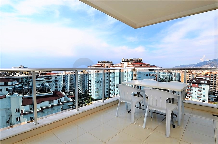 Меблированный пентхаус планировки 3+1 в Тосмуре