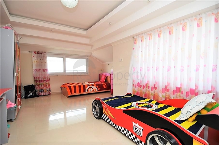 Меблированный пентхаус планировки 3+1 в Тосмуре