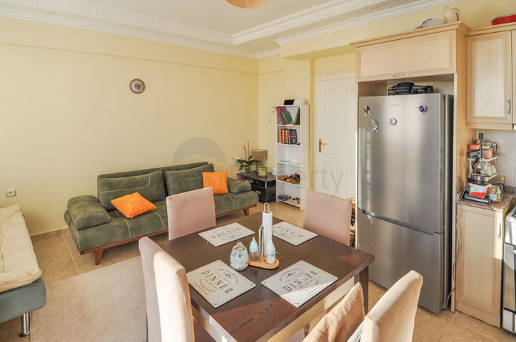 Меблированная квартира с одной спальной комнатой в Демирташе