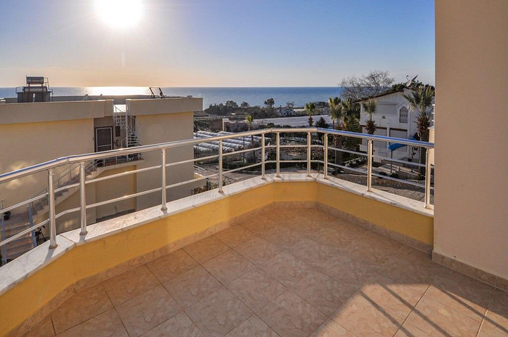 Меблированная квартира с одной спальной комнатой в Демирташе