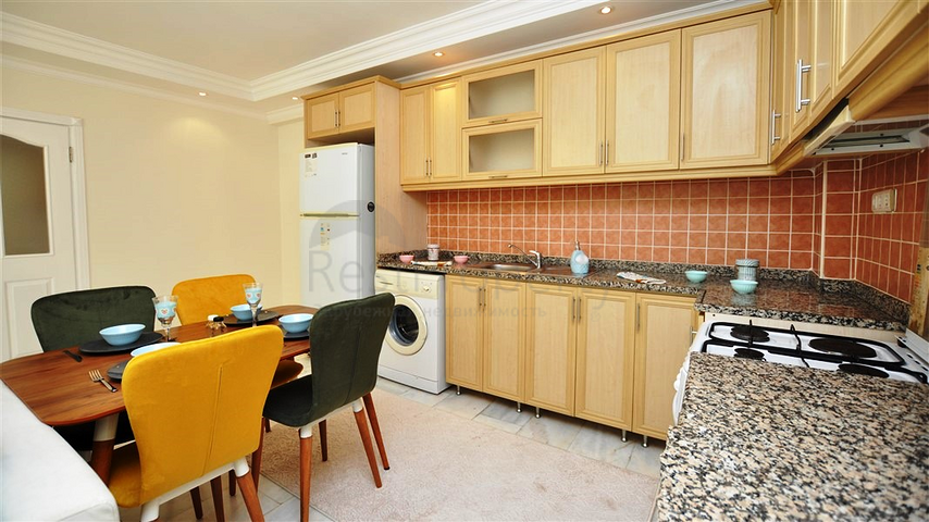 Трехкомнатная квартира с мебелью в жилом комплексе района Оба