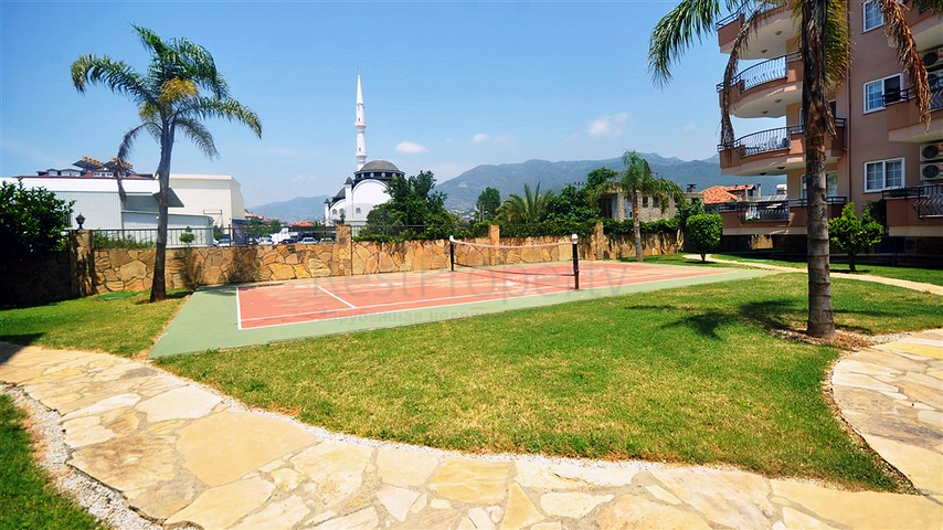 Трехкомнатная квартира с мебелью в жилом комплексе района Оба