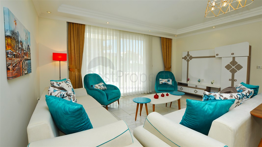 Трехкомнатная квартира с мебелью в жилом комплексе района Оба