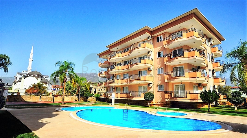 Трехкомнатная квартира с мебелью в жилом комплексе района Оба